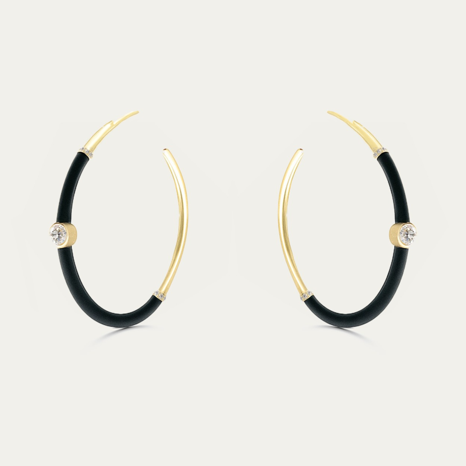 RUBBER ME ONE DIAMOND EARRINGS